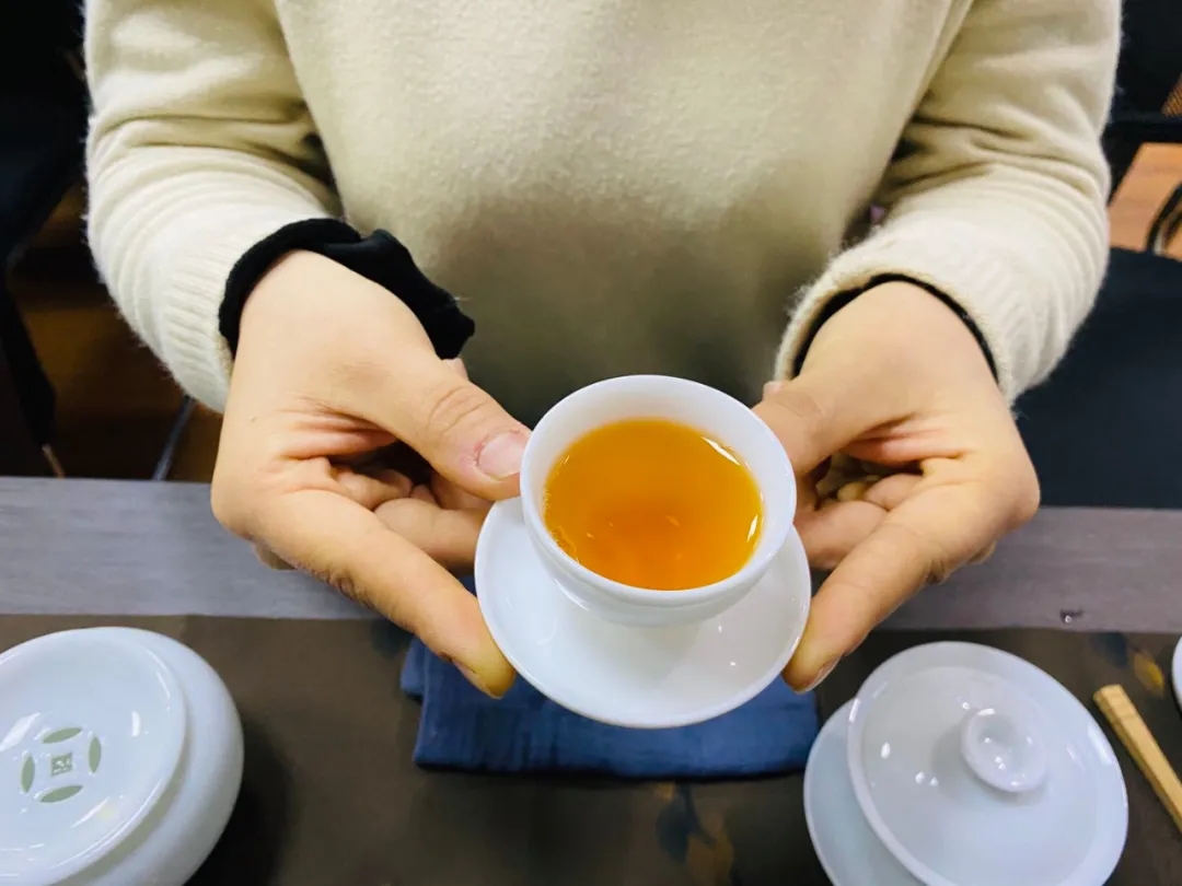 女神節(jié)快樂(lè)！三月花盛，品茗人生。