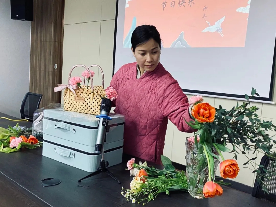 女神節(jié)快樂(lè)！三月花盛，品茗人生。